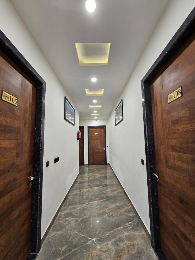 Rbs Hotel And Lawn Ayodhya Exterior photo